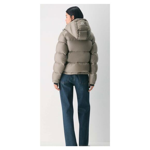 Aritzia Super Puff Shorty Hi-Gloss Jacket Size Medium Modern Taupe - Picture 3 of 12